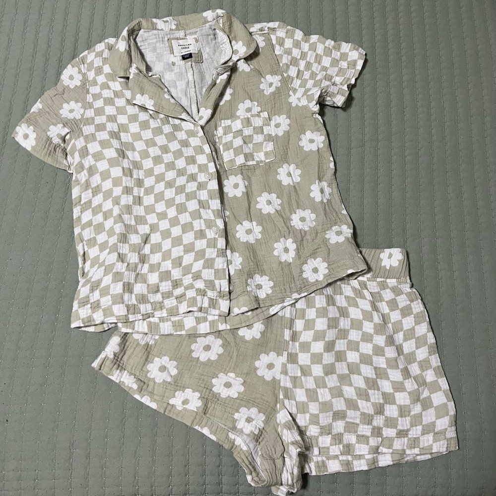 Women’s Medium American Eagle Patterned PJ Set